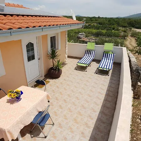 Holiday home Iris *